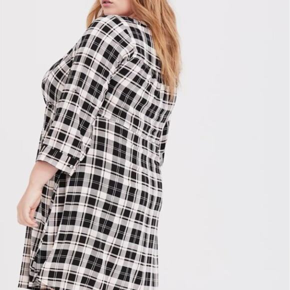 SALE Torrid Shirt Dress Plaid Zip Front Black Ivory Peach-Torrid size 1 1X - NWT - Picture 3 of 11